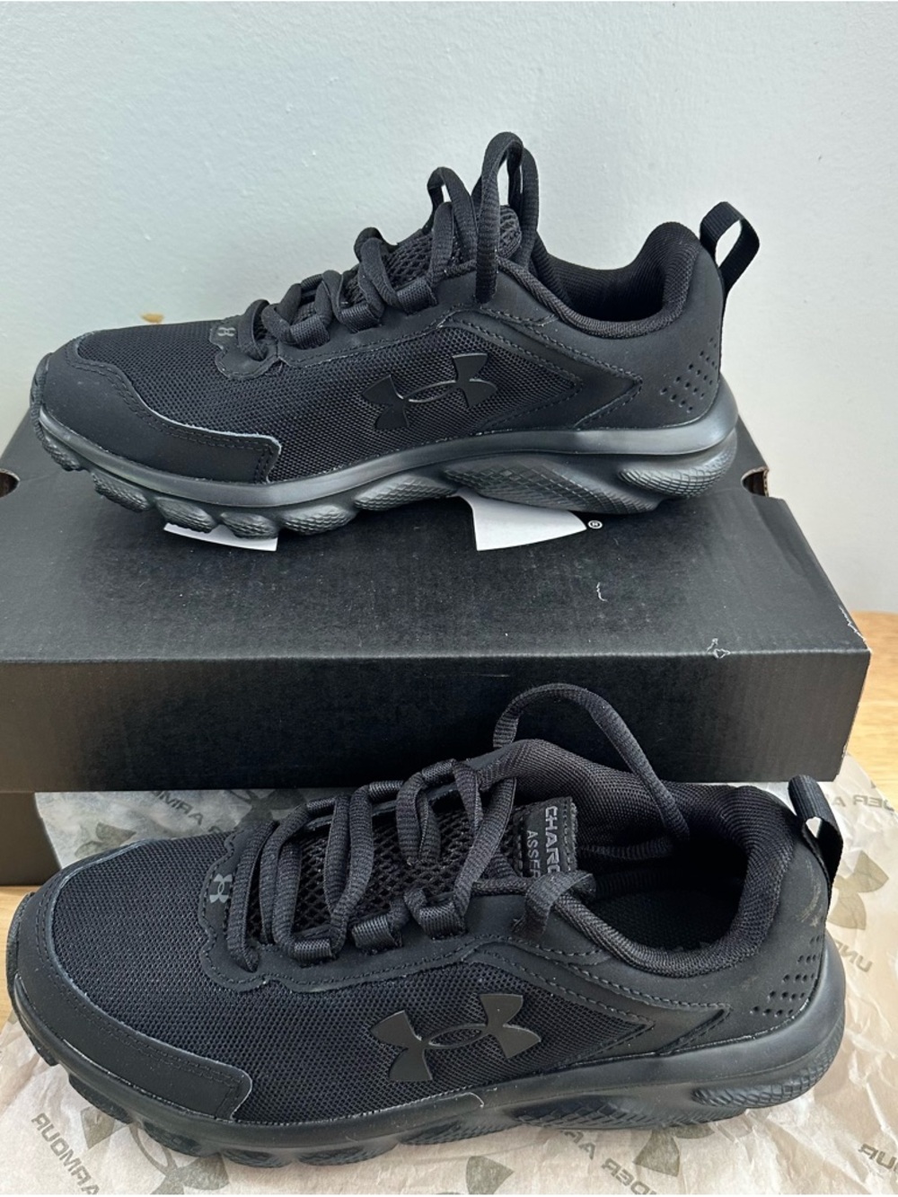 Under Armour Charged Assert Women’s Size 6